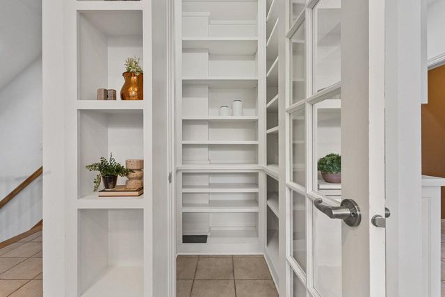 825 YORKSHIRE ROAD, Neenah, WI 54956