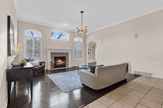 825 YORKSHIRE ROAD, Neenah, WI 54956