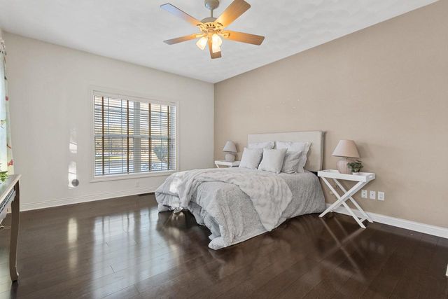 825 YORKSHIRE ROAD, Neenah, WI 54956