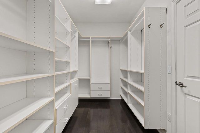 825 YORKSHIRE ROAD, Neenah, WI 54956