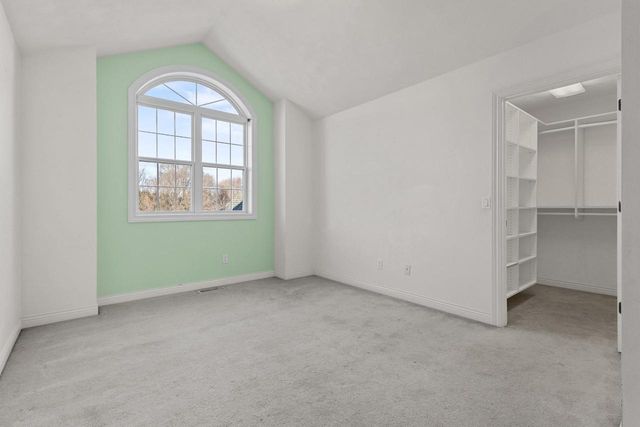 825 YORKSHIRE ROAD, Neenah, WI 54956