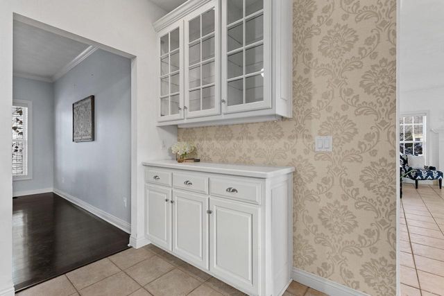 825 YORKSHIRE ROAD, Neenah, WI 54956