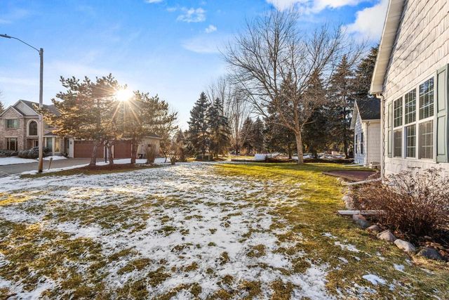 825 YORKSHIRE ROAD, Neenah, WI 54956