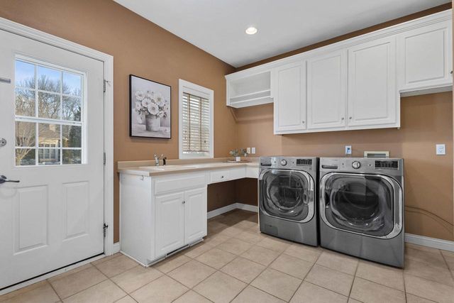 825 YORKSHIRE ROAD, Neenah, WI 54956