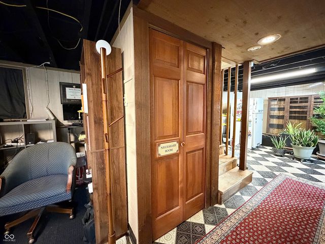 2502 E Southport Road, Indianapolis, IN 46227