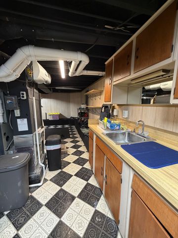 2502 E Southport Road, Indianapolis, IN 46227