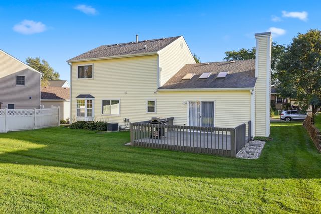 21 N Walnut Court, Streamwood, IL 60107