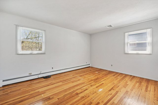 399 GREEN LN, Ewing, NJ 08638