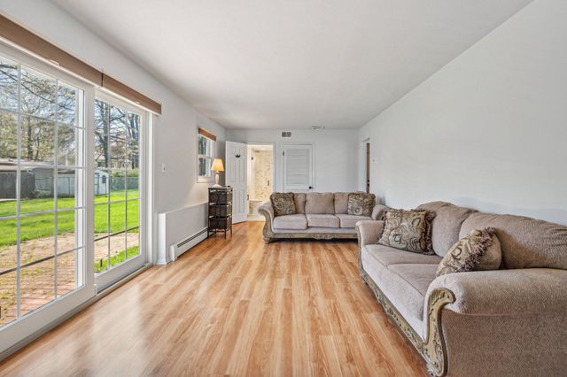 399 GREEN LN, Ewing, NJ 08638