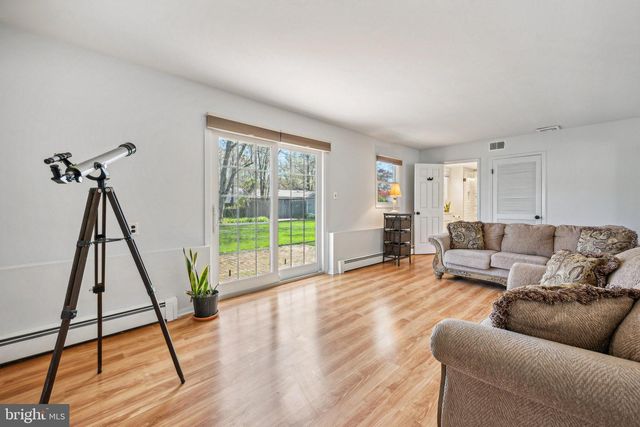 399 GREEN LN, Ewing, NJ 08638