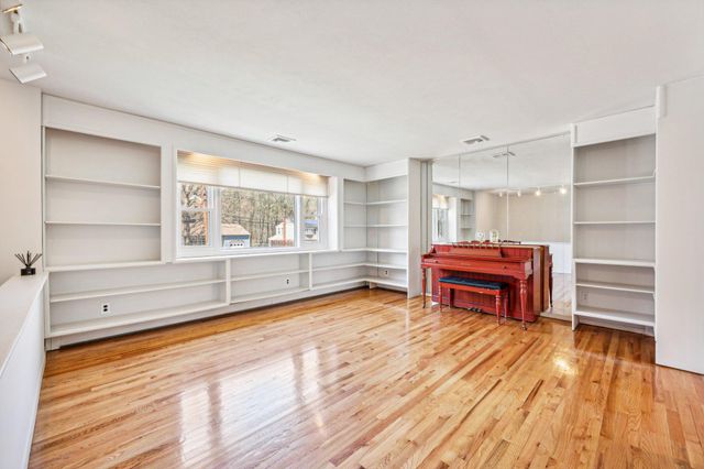 399 GREEN LN, Ewing, NJ 08638