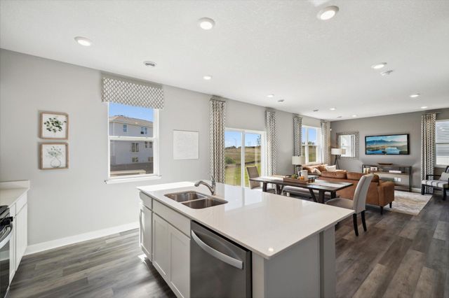 2037 Aquarius Drive, Shakopee, MN 55379