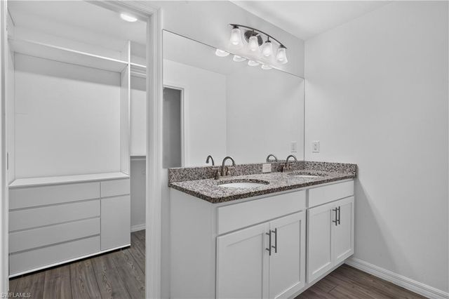 204 28th TER, Cape Coral, FL 33993