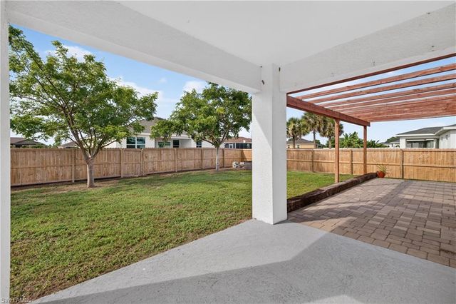 204 28th TER, Cape Coral, FL 33993