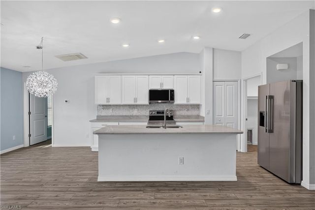 204 28th TER, Cape Coral, FL 33993