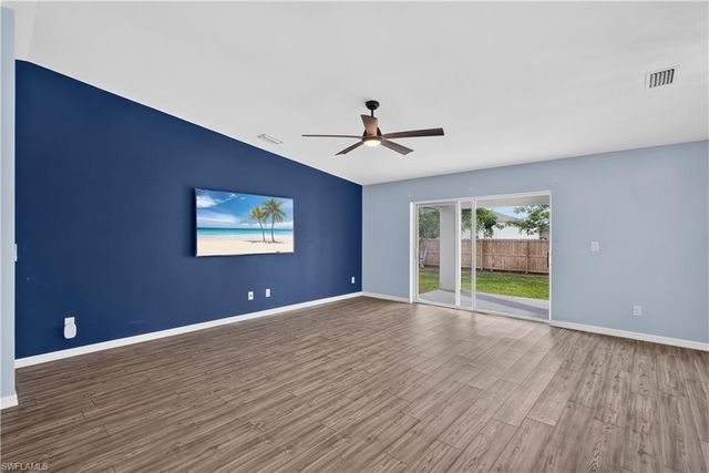 204 28th TER, Cape Coral, FL 33993