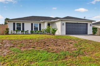 204 28th TER, Cape Coral, FL 33993