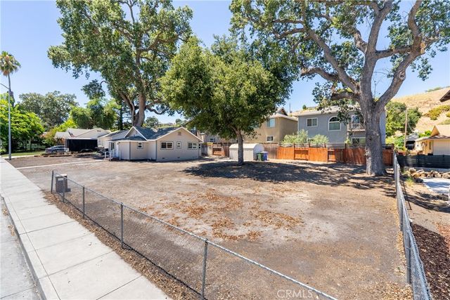 2925 Oak, Paso Robles, CA 93446