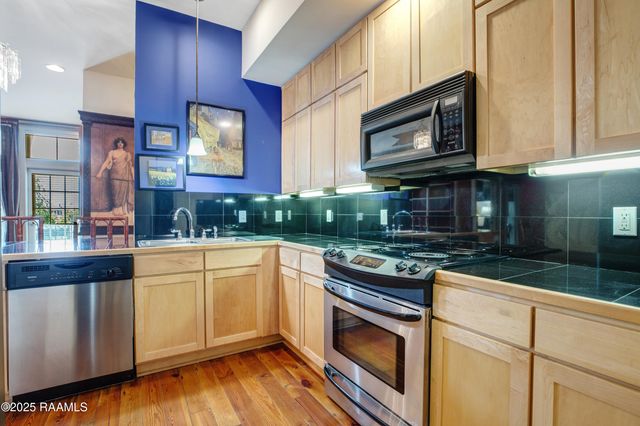 1121 Camellia Boulevard 304, Lafayette, LA 70508