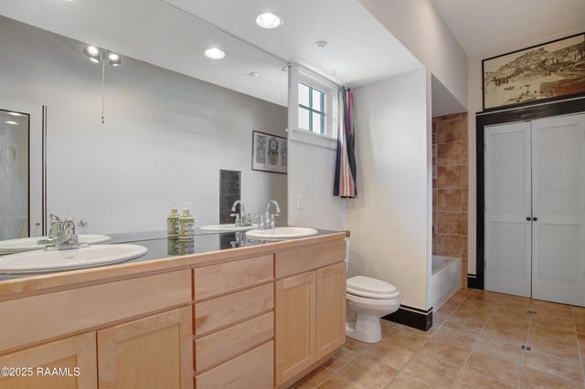 1121 Camellia Boulevard 304, Lafayette, LA 70508