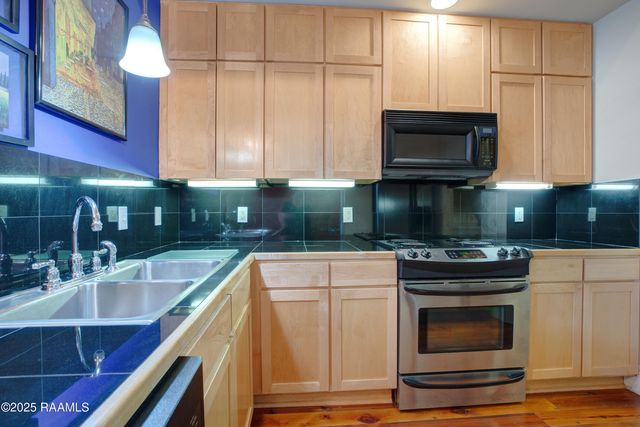 1121 Camellia Boulevard 304, Lafayette, LA 70508