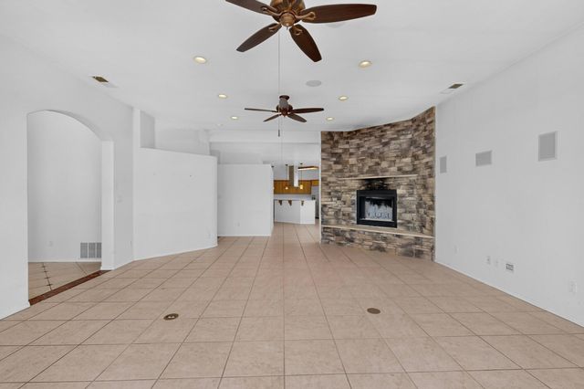 493 Angel Road NE, Corrales, NM 87048
