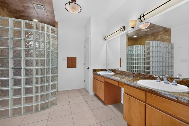 493 Angel Road NE, Corrales, NM 87048