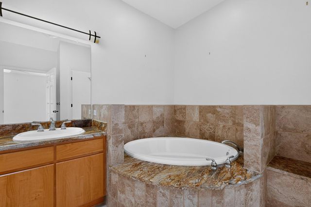 493 Angel Road NE, Corrales, NM 87048