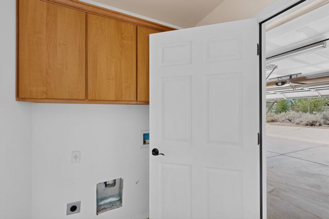 493 Angel Road NE, Corrales, NM 87048