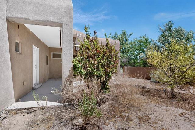 493 Angel Road NE, Corrales, NM 87048