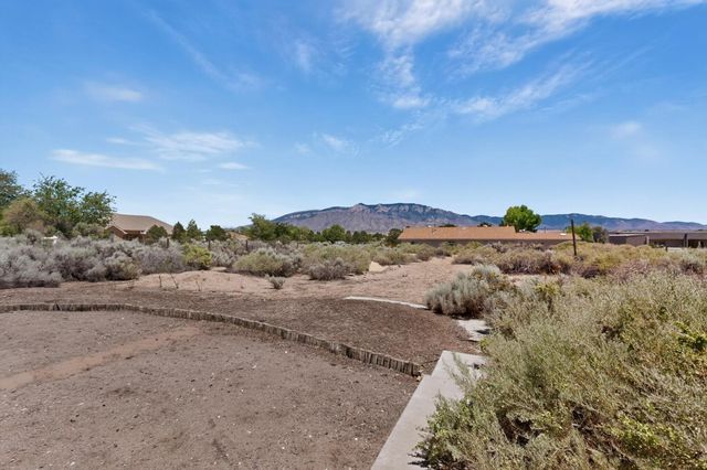 493 Angel Road NE, Corrales, NM 87048