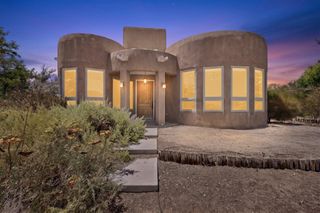493 Angel Road NE, Corrales, NM 87048