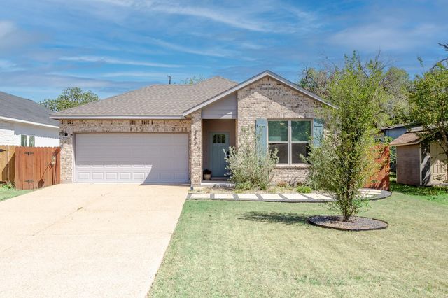 303 W Browning ST, Manor, TX 78653