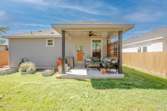303 W Browning ST, Manor, TX 78653