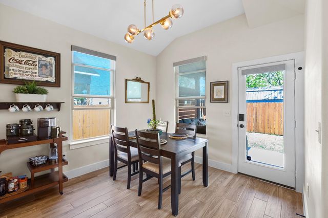 303 W Browning ST, Manor, TX 78653
