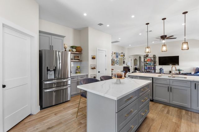 303 W Browning ST, Manor, TX 78653
