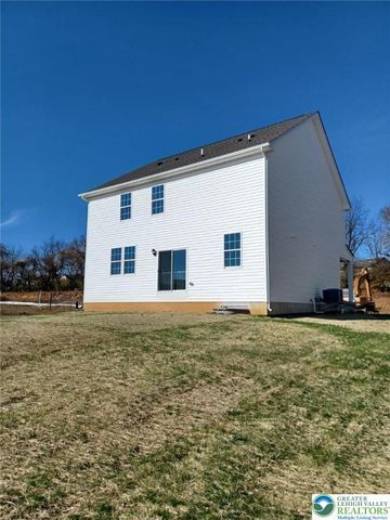 129 Winding Road, Forks Twp, PA 18040