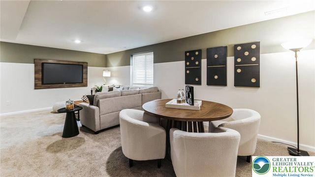 129 Winding Road, Forks Twp, PA 18040