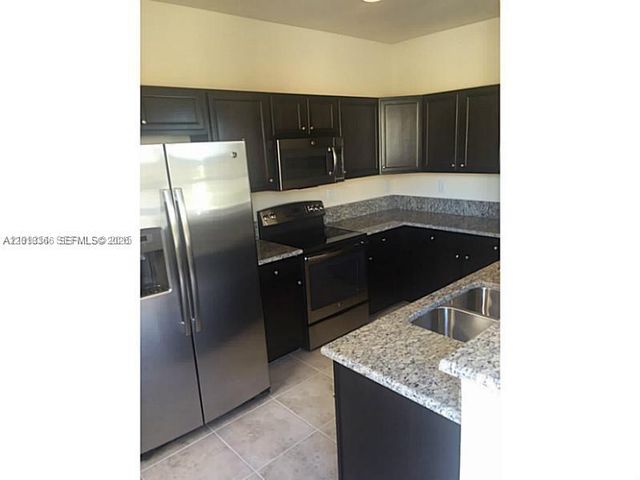 9431 SW 172nd Ave ., Miami, FL 33196