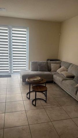 9431 SW 172nd Ave ., Miami, FL 33196