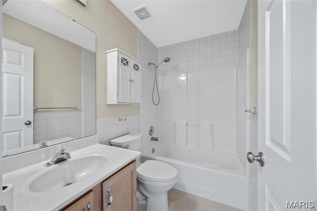 211 Butternut Stage Drive, St Peters, MO 63376