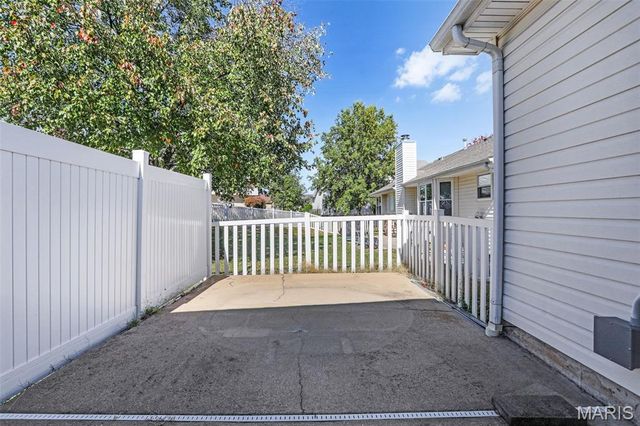 211 Butternut Stage Drive, St Peters, MO 63376