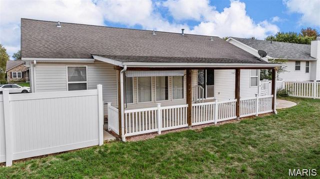211 Butternut Stage Drive, St Peters, MO 63376