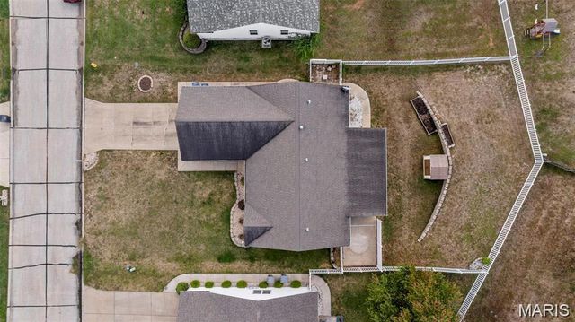 211 Butternut Stage Drive, St Peters, MO 63376