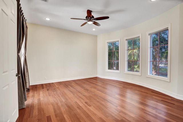 2330 NE 31st Court, Lighthouse Point, FL 33064