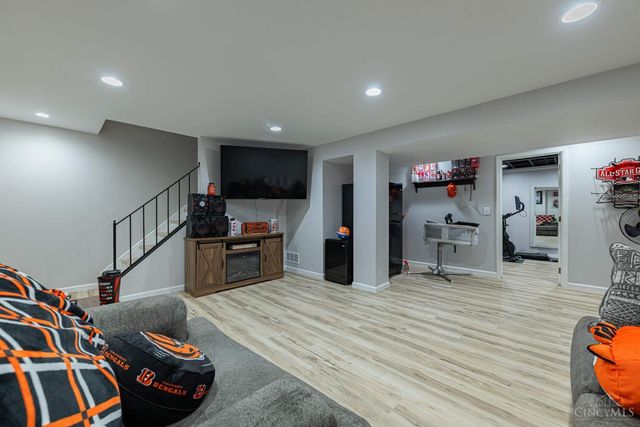 124 Chapel Hill, Fairfield, OH 45014