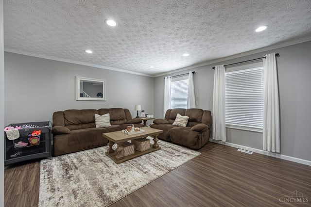 124 Chapel Hill, Fairfield, OH 45014