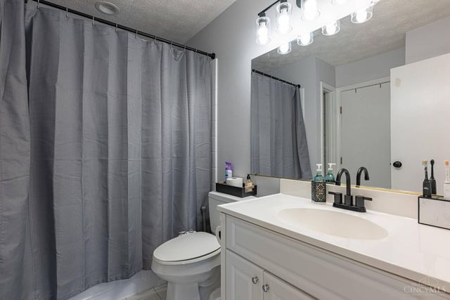 124 Chapel Hill, Fairfield, OH 45014