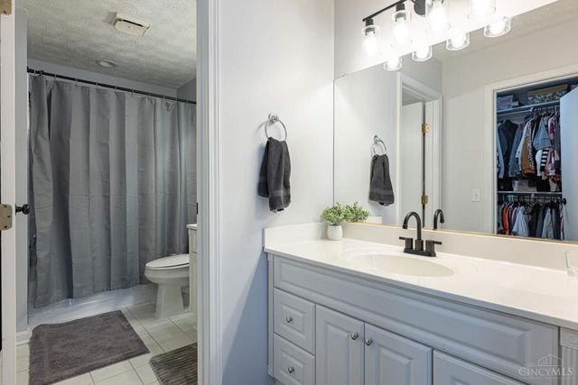 124 Chapel Hill, Fairfield, OH 45014