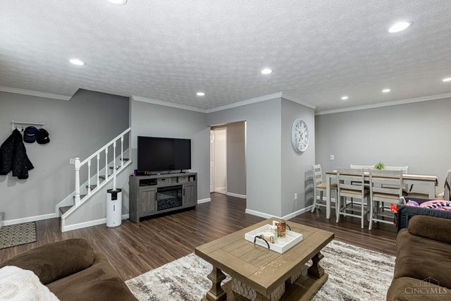 124 Chapel Hill, Fairfield, OH 45014